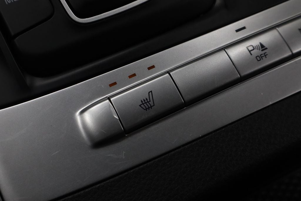 2024 Kia Carnival LX Seat Package