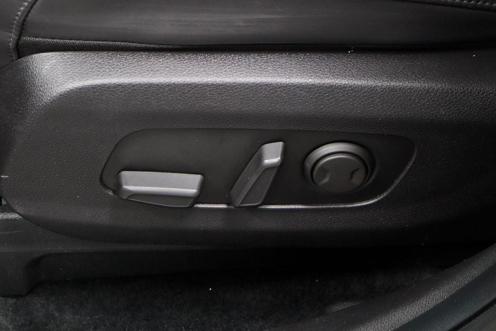 2024 Kia Carnival LX Seat Package