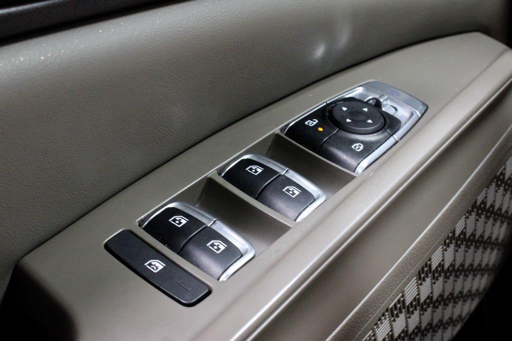 2025 Kia Carnival Hybrid SX