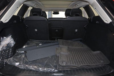 2024 Volvo XC60 Recharge Plug-In Hybrid T8 Plus Dark Theme