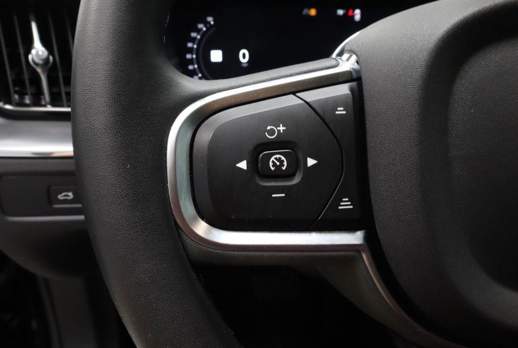 2024 Volvo XC60 Recharge Plug-In Hybrid T8 Plus Dark Theme