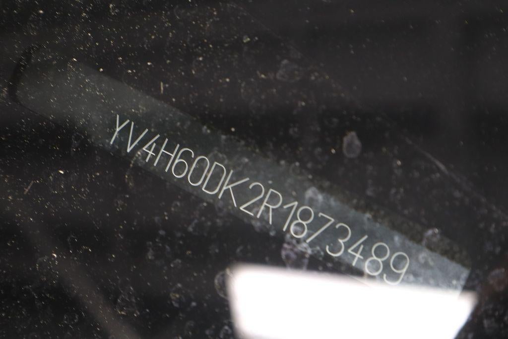 2024 Volvo XC60 Recharge Plug-In Hybrid T8 Plus Dark Theme