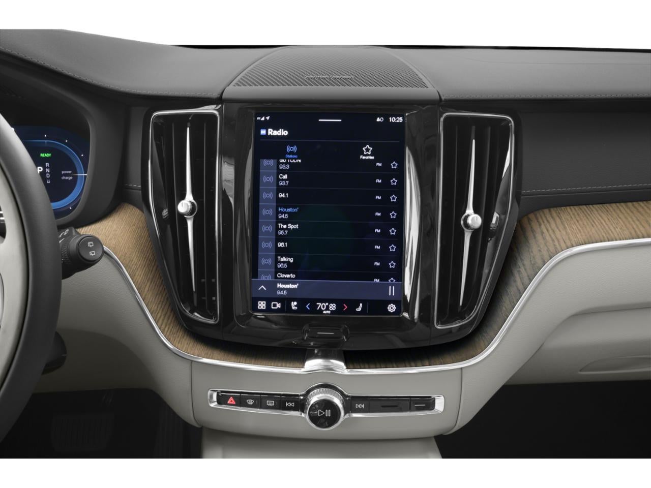 2024 Volvo XC60 Recharge Plug-In Hybrid T8 Plus Dark Theme