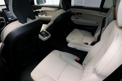 2025 Volvo XC90 B5 Plus