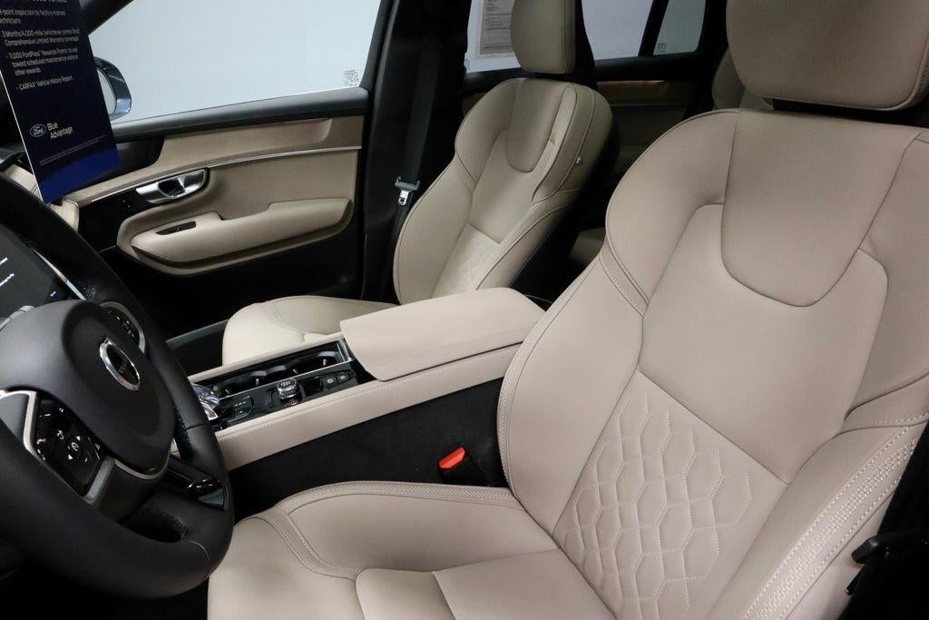 2025 Volvo XC90 B5 Plus